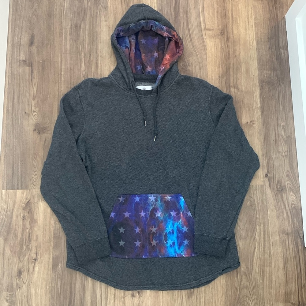 ON THE BYAS. Size XL